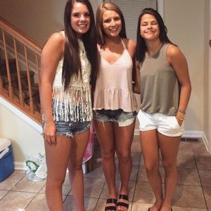 Meet your Posher, Talia